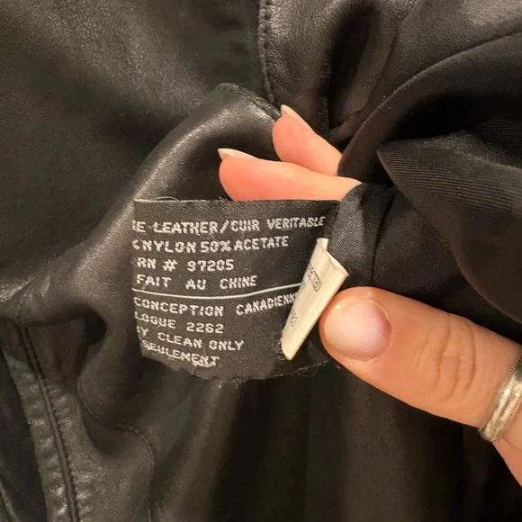 Danier Black Leather *buttery smooth* Button-Front Car Coat (12-14 | L) - Picture 5 of 9